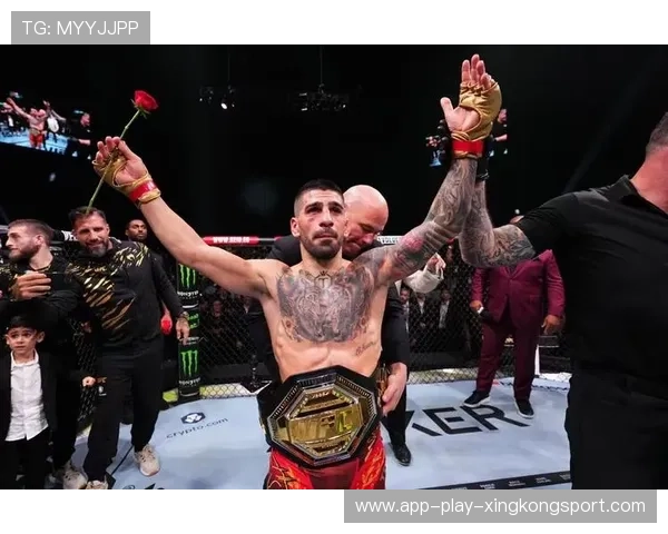 UFC 中国新星赛前豪言：我要拿金腰带