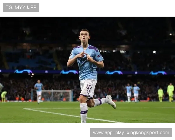 曼城前场高压进攻换来多次传中致命机会